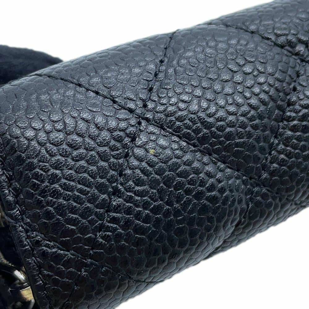 シャネル ポーチ マトラッセ ココマーク トリプルファスナー ソフトキャビアスキン CHANEL 黒
