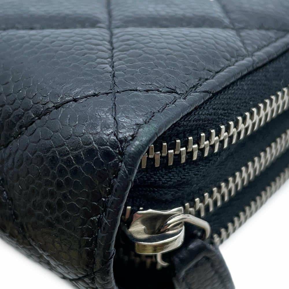 シャネル ポーチ マトラッセ ココマーク トリプルファスナー ソフトキャビアスキン CHANEL 黒