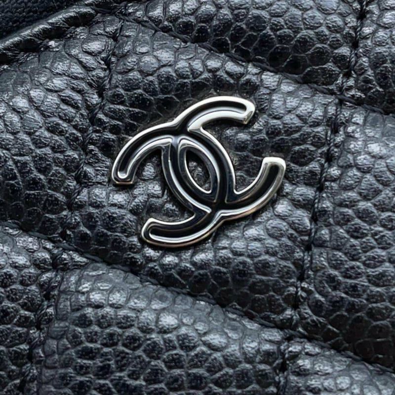 シャネル ポーチ マトラッセ ココマーク トリプルファスナー ソフトキャビアスキン CHANEL 黒