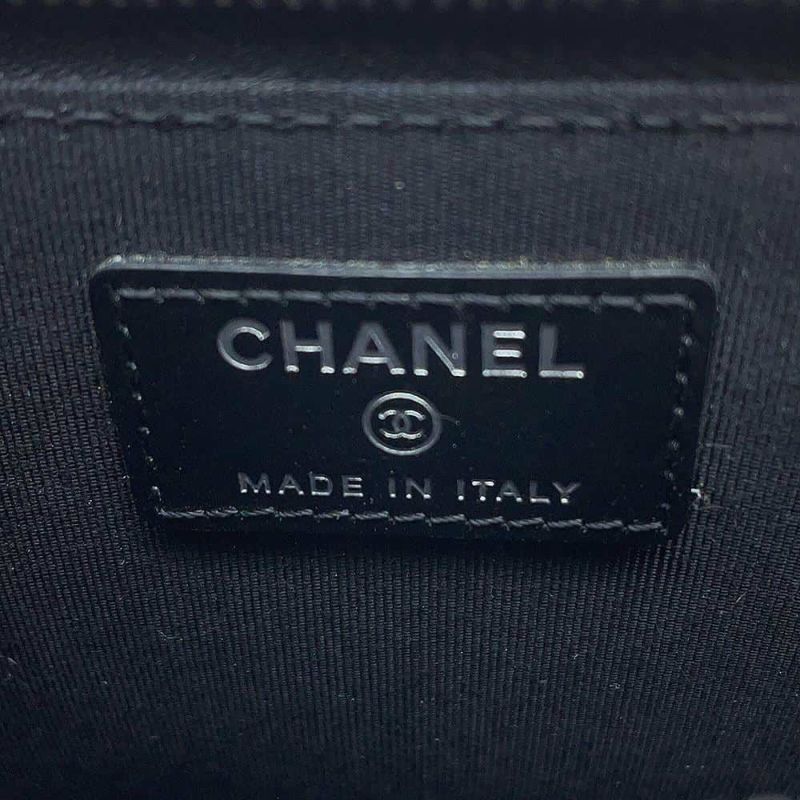 シャネル ポーチ マトラッセ ココマーク トリプルファスナー ソフトキャビアスキン CHANEL 黒