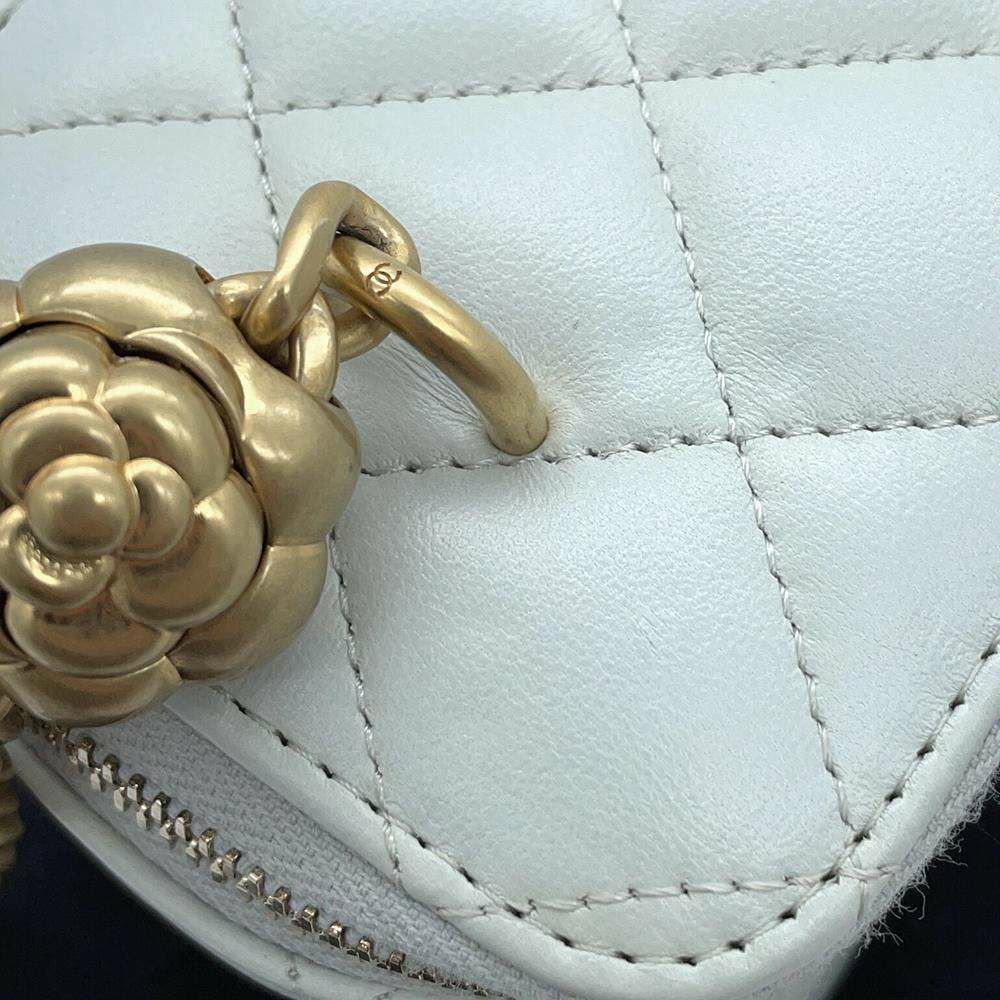 シャネル チェーンショルダーバッグ マトラッセ ココマーク カメリアチェーン バニティ ラムスキン AP3301 CHANEL ヴァニティ