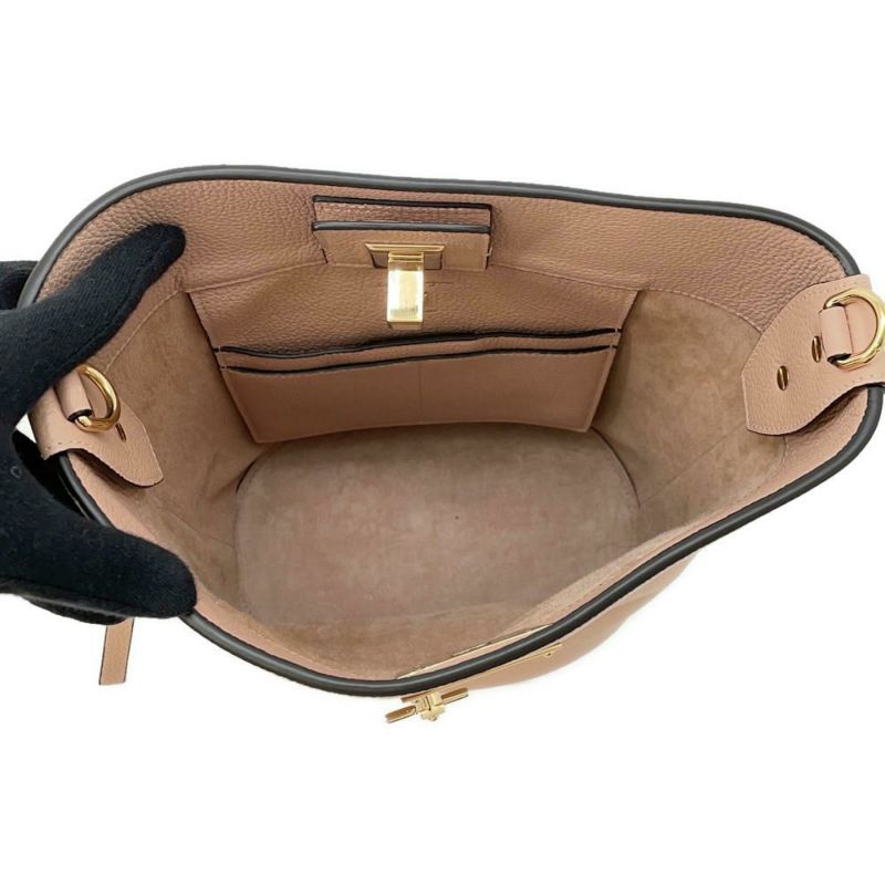 サルヴァトーレ・フェラガモ ショルダーバッグ ガンチーニ ザ スタジオバケット 212892 Ferragamo ピンクベージュ