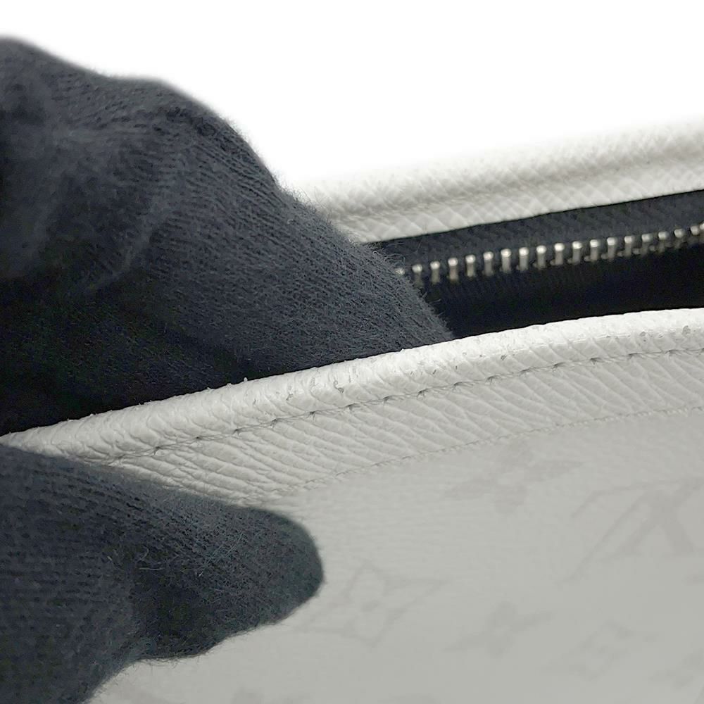 ルイヴィトン ショルダーバッグ モノグラム タイガ ガストン・ウェアラブル ウォレット M30935 LOUIS VUITTON 白