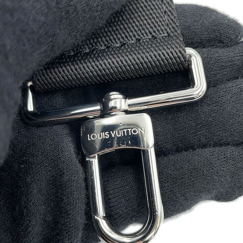 ルイヴィトン ショルダーバッグ モノグラム タイガ ガストン・ウェアラブル ウォレット M30935 LOUIS VUITTON 白