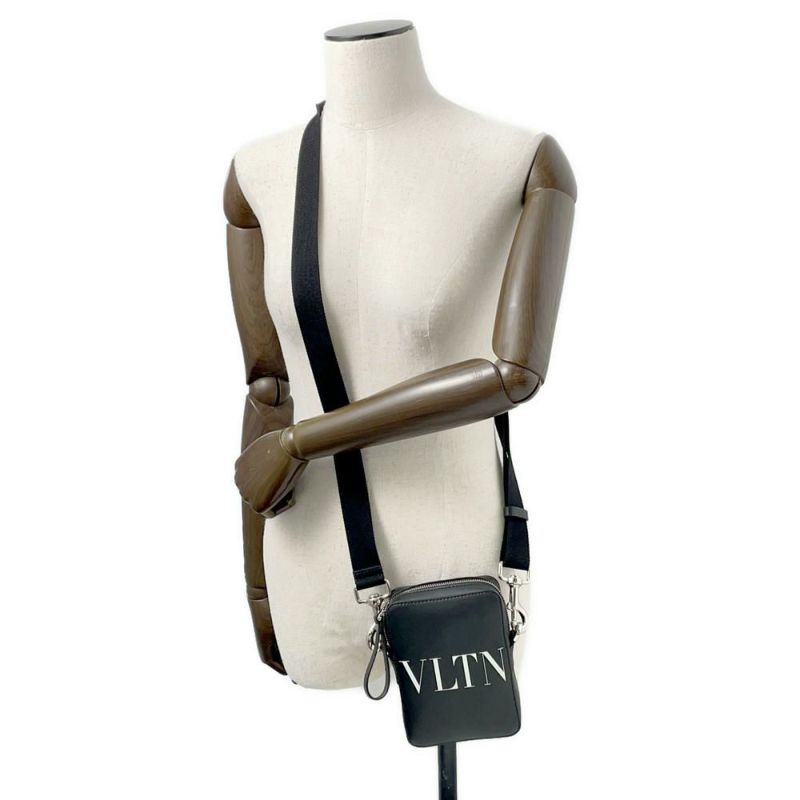 ヴァレンティノ・ガラヴァーニ ショルダーバッグ VLTNロゴ スモール レザー 4Y2B0943WJW VALENTINO 黒