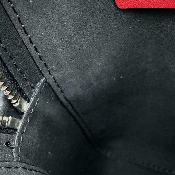 ヴァレンティノ・ガラヴァーニ ショルダーバッグ VLTNロゴ スモール レザー 4Y2B0943WJW VALENTINO 黒