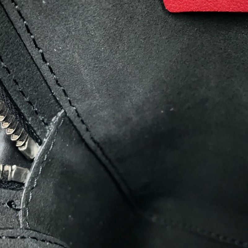 ヴァレンティノ・ガラヴァーニ ショルダーバッグ VLTNロゴ スモール レザー 4Y2B0943WJW VALENTINO 黒