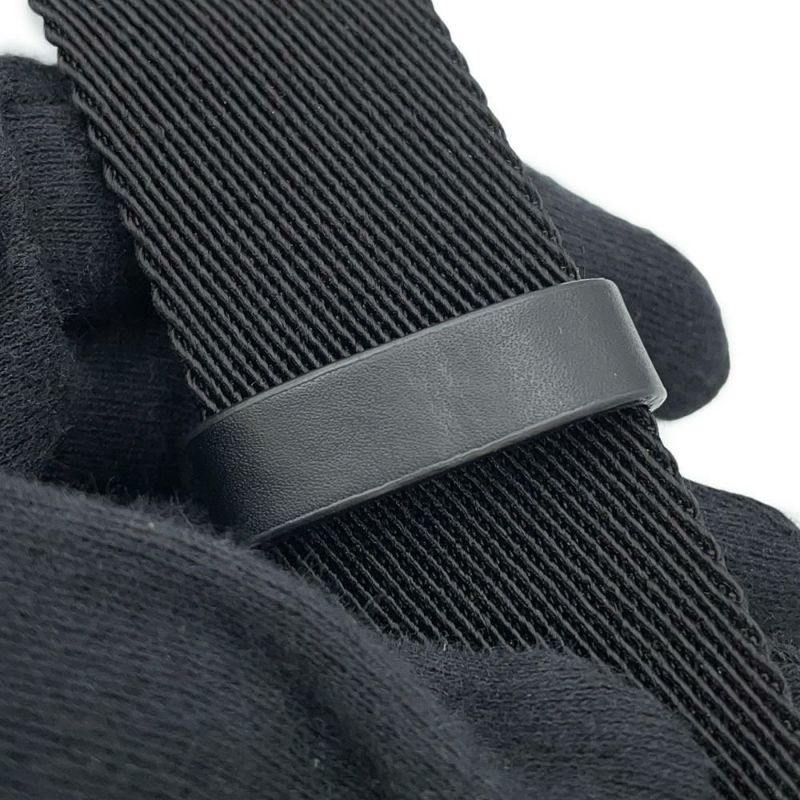 ヴァレンティノ・ガラヴァーニ ショルダーバッグ VLTNロゴ スモール レザー 4Y2B0943WJW VALENTINO 黒