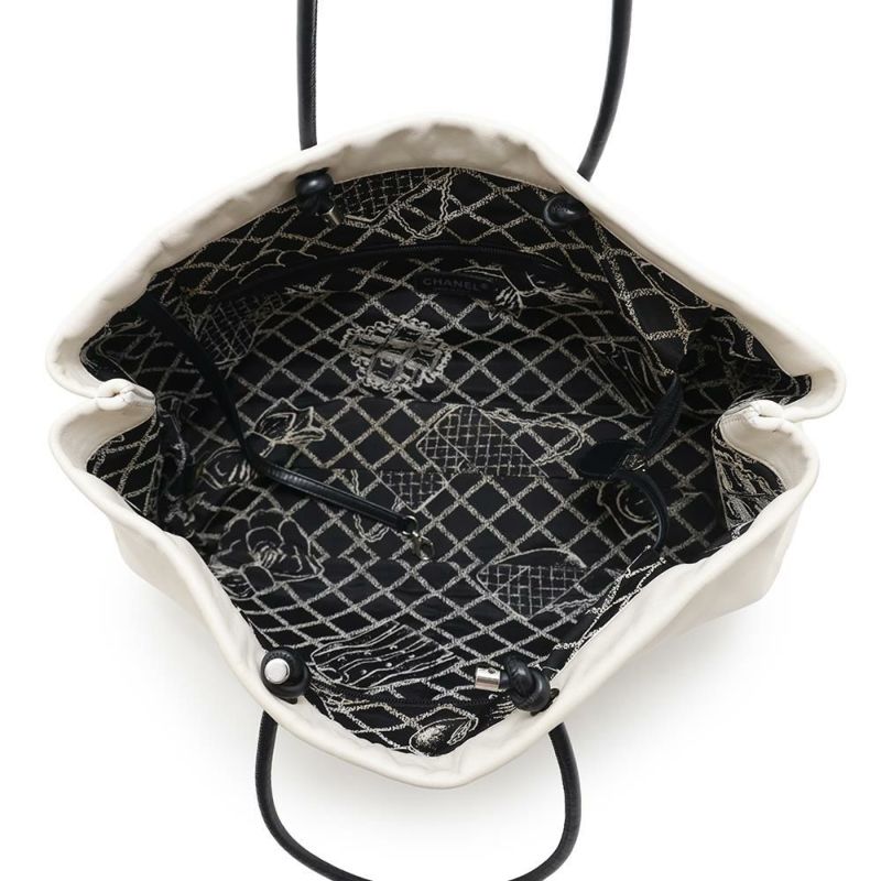 シャネル トートバッグ エッセンシャル トートGM A46882 CHANEL ロゴ ショルダーバッグ 白