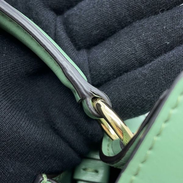 サルヴァトーレ・フェラガモ ハンドバッグ ヴァラリボン 21 I282 Ferragamo 2wayショルダーバッグ