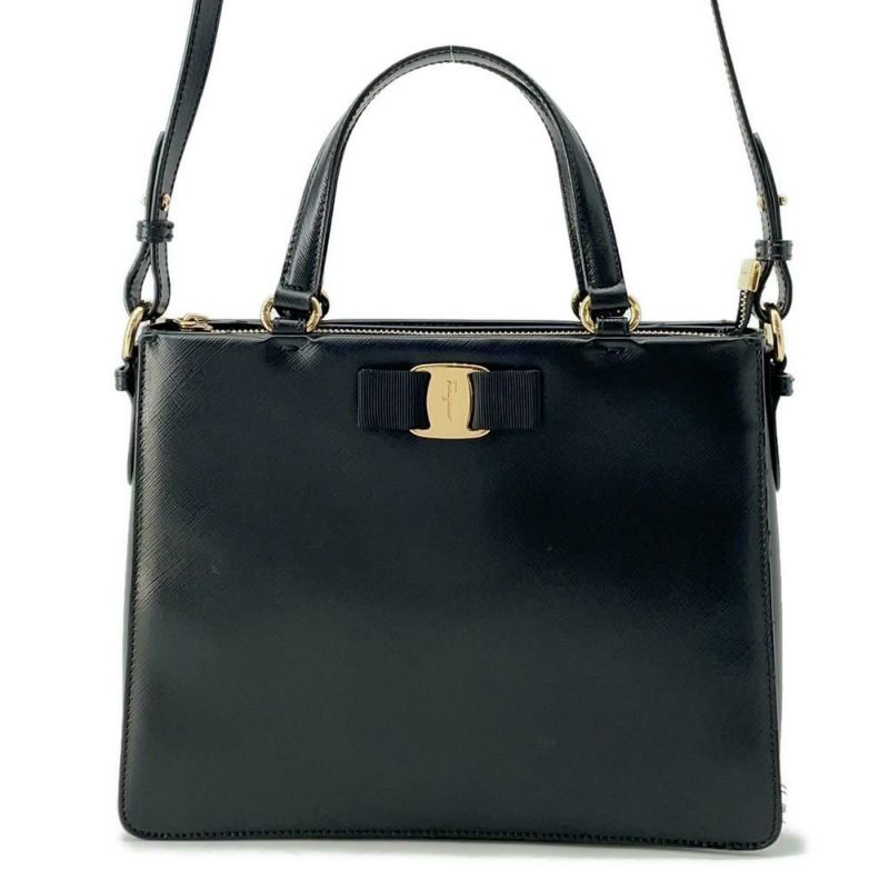 フェラガモ ショルダーバッグ ヴァラ レザー Ferragamo 2wayハンドバッグ 黒