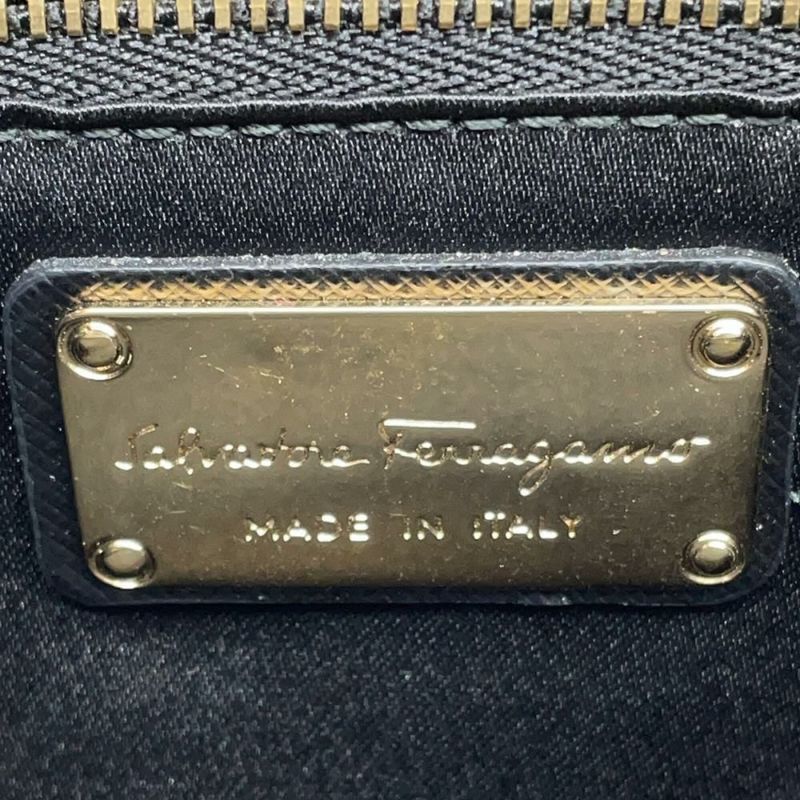 フェラガモ ショルダーバッグ ヴァラ レザー Ferragamo 2wayハンドバッグ 黒