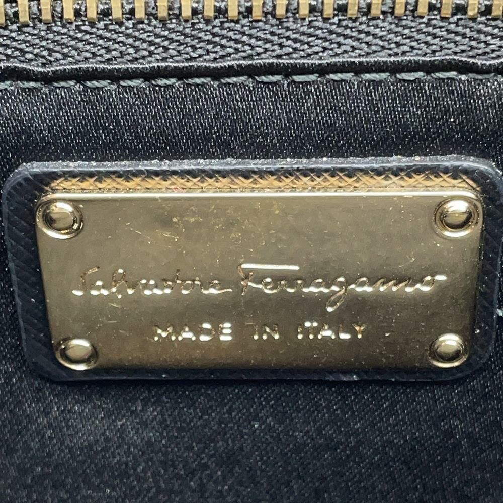 フェラガモ ショルダーバッグ ヴァラ レザー Ferragamo 2wayハンドバッグ 黒