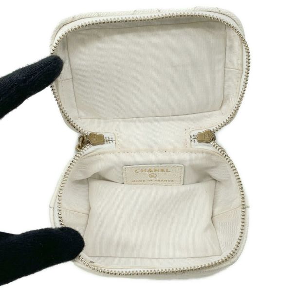 シャネル チェーンショルダーバッグ ミニ バニティケース マトラッセ ココマーク ソフトキャビアスキン AP2194 CHANEL 白