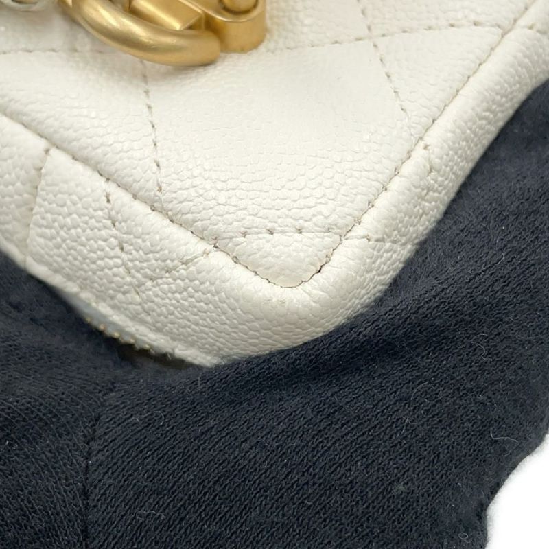 シャネル チェーンショルダーバッグ ミニ バニティケース マトラッセ ココマーク ソフトキャビアスキン AP2194 CHANEL 白