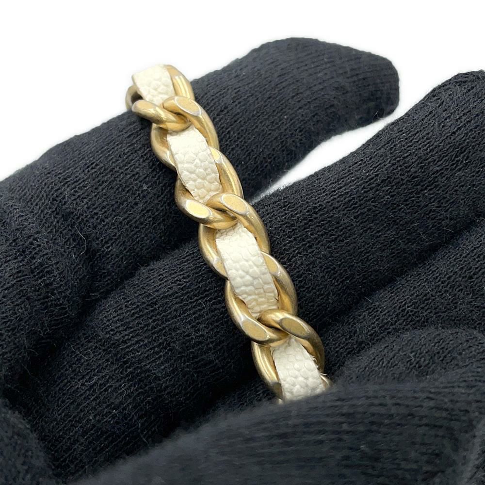 シャネル チェーンショルダーバッグ ミニ バニティケース マトラッセ ココマーク ソフトキャビアスキン AP2194 CHANEL 白