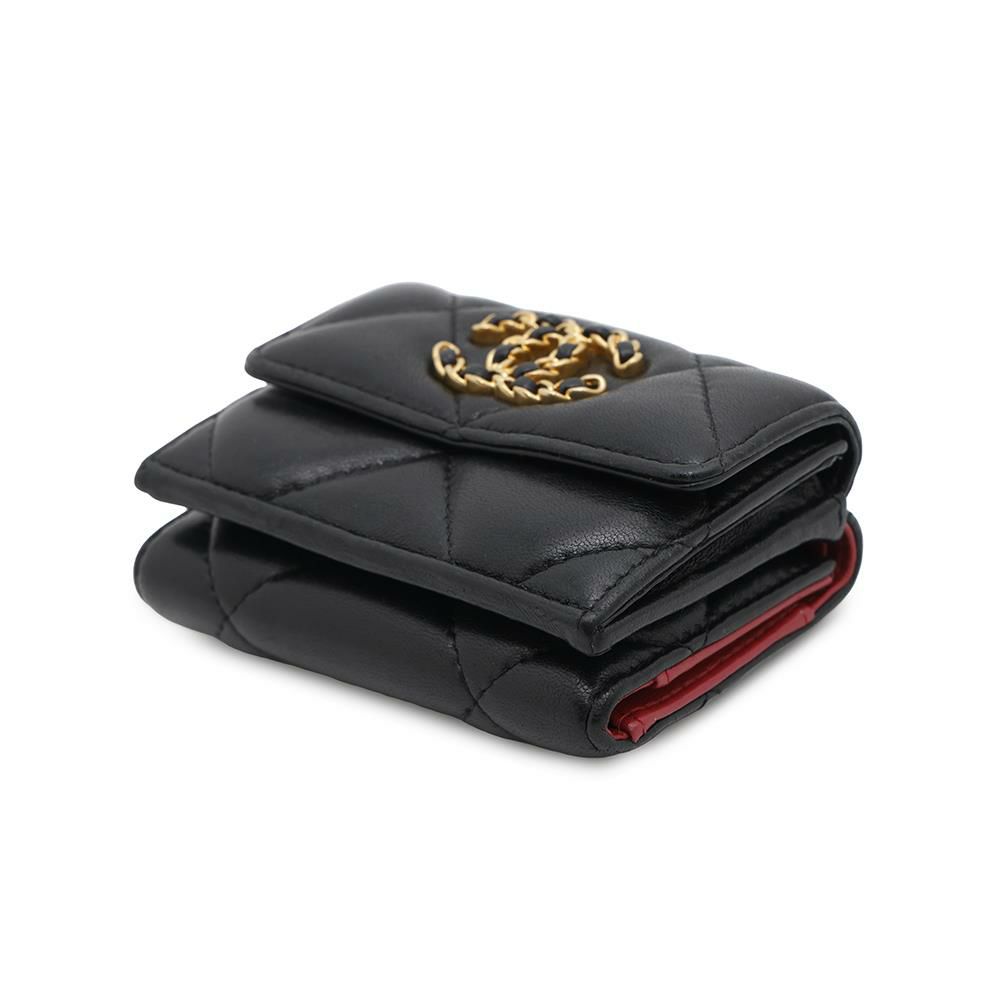 シャネル 三つ折り財布 キルティング ココマーク シャネル19 スモール フラップ ウォレット ラムスキン AP1789 CHANEL 黒