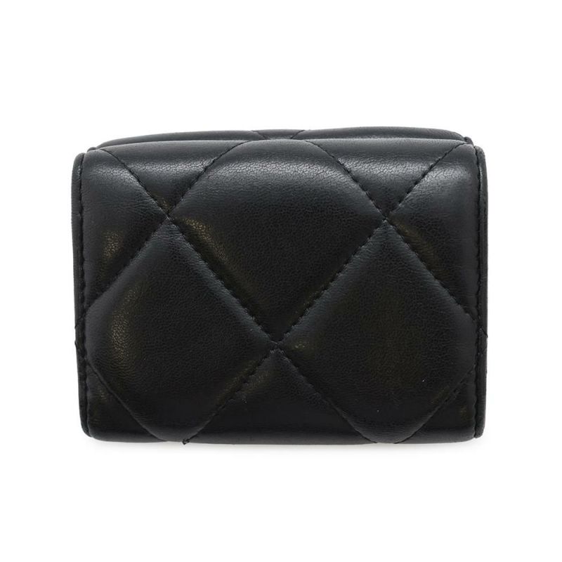 シャネル 三つ折り財布 キルティング ココマーク シャネル19 スモール フラップ ウォレット ラムスキン AP1789 CHANEL 黒