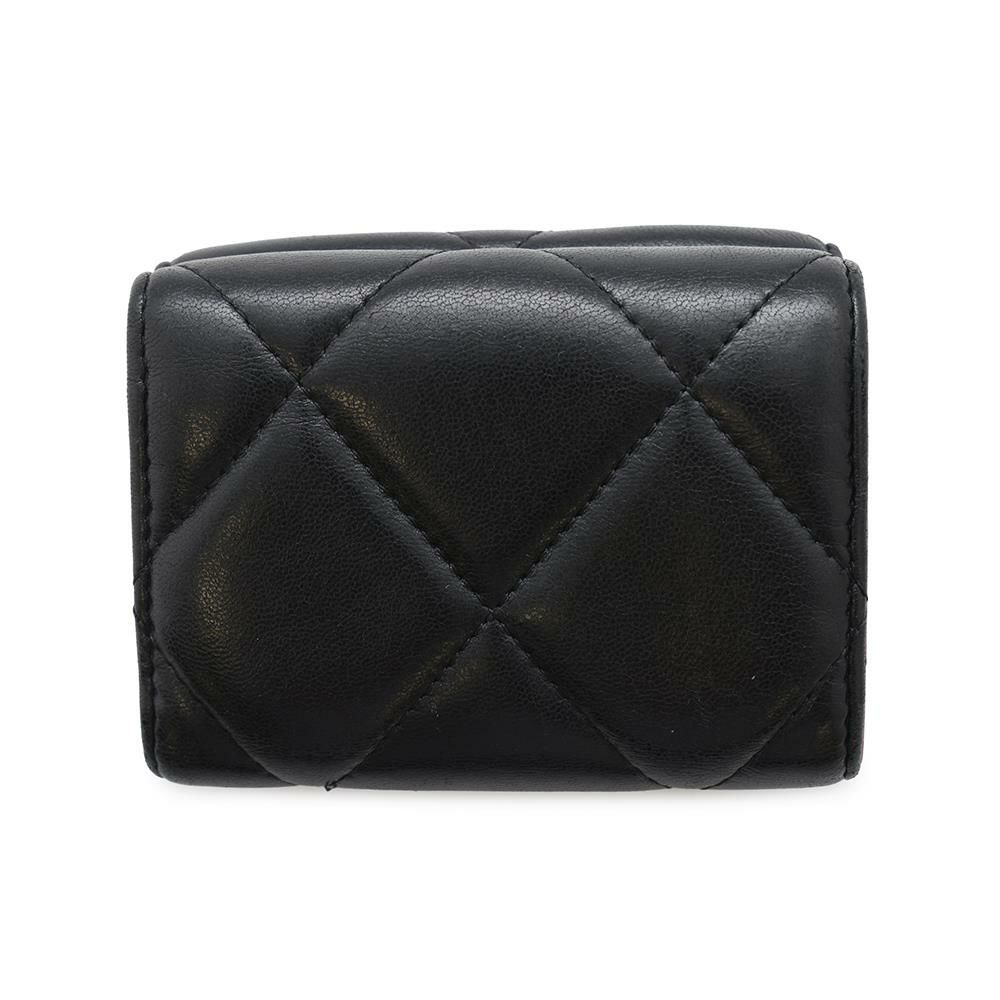 シャネル 三つ折り財布 キルティング ココマーク シャネル19 スモール フラップ ウォレット ラムスキン AP1789 CHANEL 黒