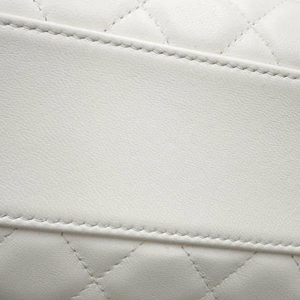 シャネル チェーンショルダーバッグ マトラッセ ココマーク ラムスキン AP4515 CHANEL 白 2way