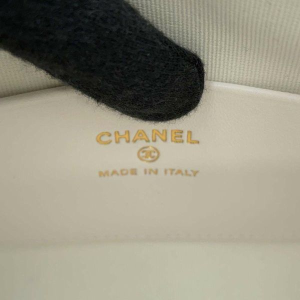 シャネル チェーンショルダーバッグ マトラッセ ココマーク ラムスキン AP4515 CHANEL 白 2way