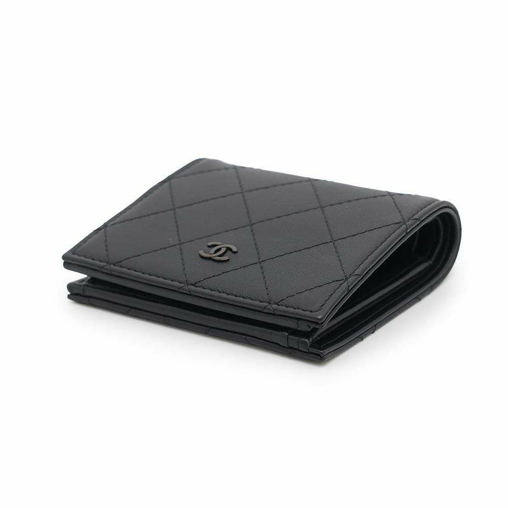 シャネル 二つ折り財布 ココマーク マトラッセ クラシック スモールウォレット レザー AP3817 黒