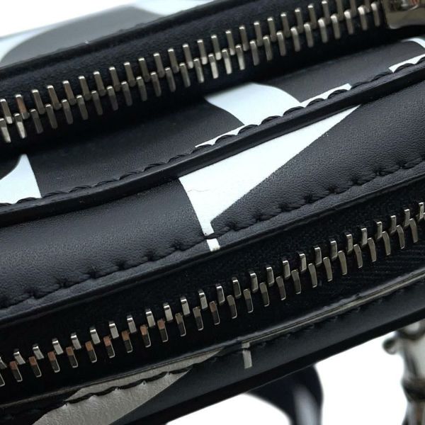 ヴァレンティノ・ガラヴァーニ ショルダーバッグ VLTNロゴ WY2B0954BLH VALENTINO 2wayボディバッグ 黒 白