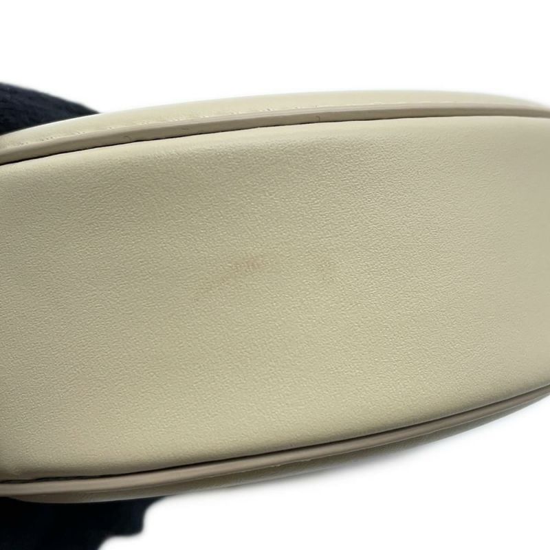 セリーヌ ショルダーバッグ オーバルパース キュイルトリオンフ 10I703DPQ CELINE バッグ