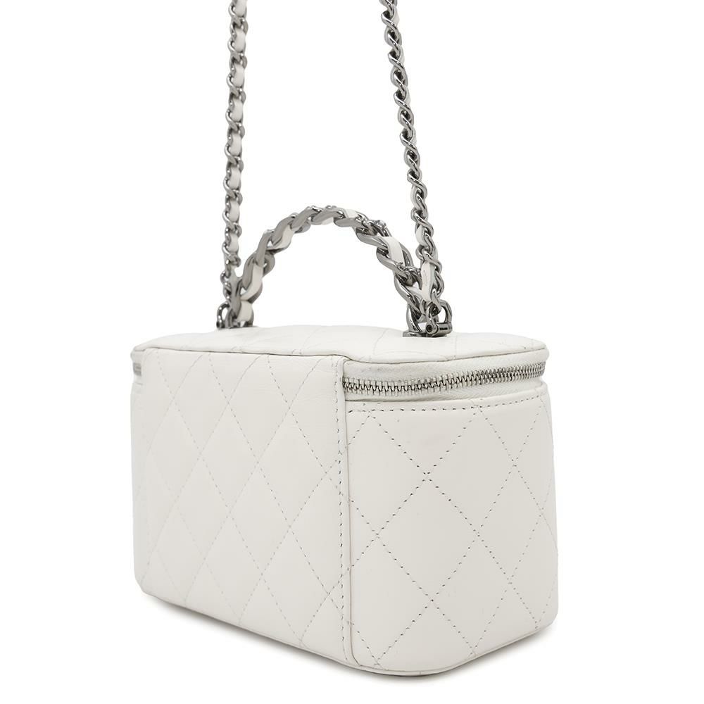 シャネル チェーンショルダーバッグ マトラッセ ココマーク バニティバッグ ラムスキン AP3593 CHANEL 白