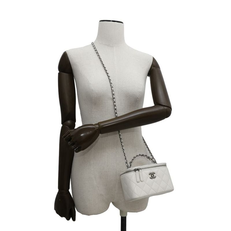 シャネル チェーンショルダーバッグ マトラッセ ココマーク バニティバッグ ラムスキン AP3593 CHANEL 白