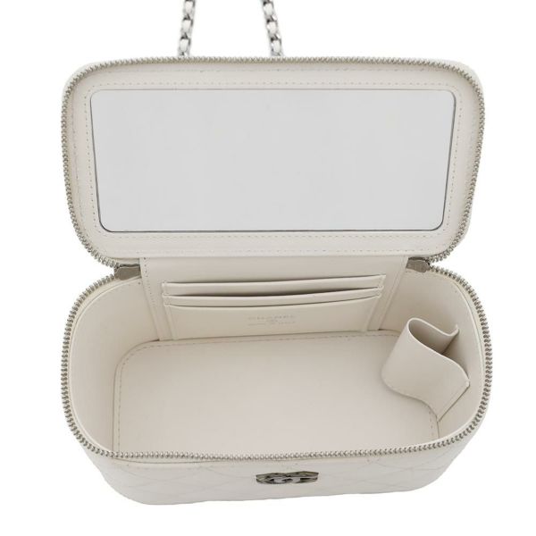 シャネル チェーンショルダーバッグ マトラッセ ココマーク バニティバッグ ラムスキン AP3593 CHANEL 白