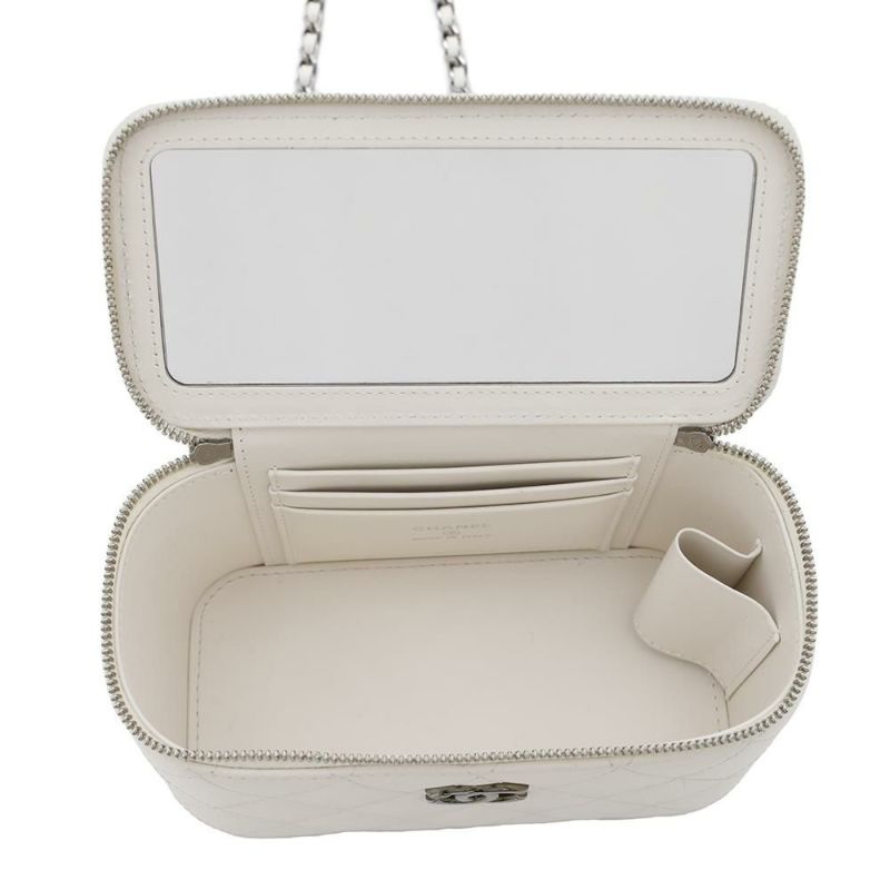 シャネル チェーンショルダーバッグ マトラッセ ココマーク バニティバッグ ラムスキン AP3593 CHANEL 白