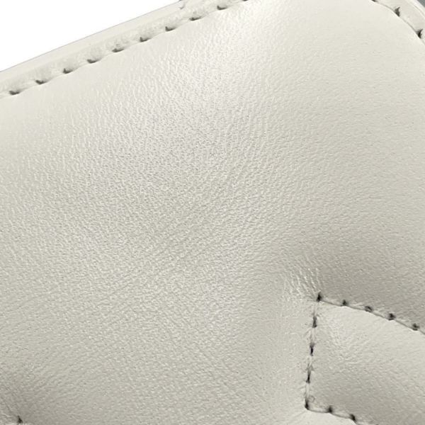 シャネル チェーンショルダーバッグ マトラッセ ココマーク バニティバッグ ラムスキン AP3593 CHANEL 白