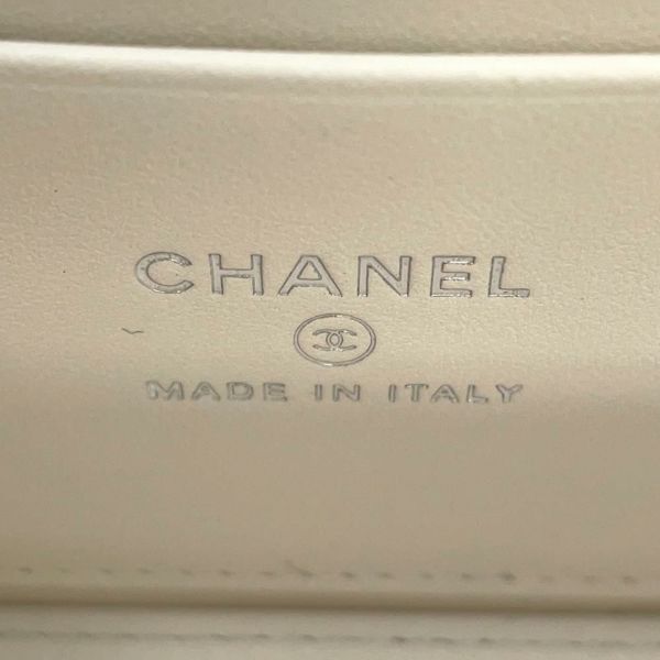 シャネル チェーンショルダーバッグ マトラッセ ココマーク バニティバッグ ラムスキン AP3593 CHANEL 白
