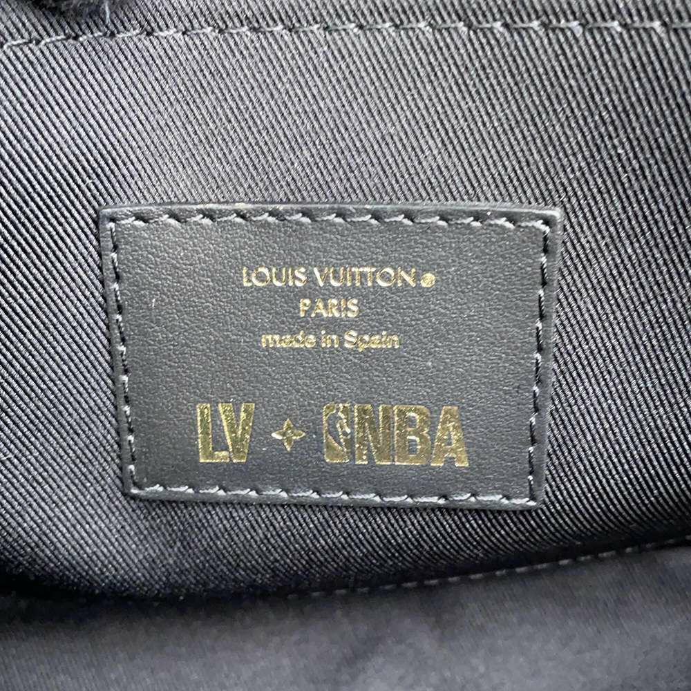 ルイヴィトン ショルダーバッグ モノグラム・アンプラント カウハイドレザー ステュディオ・メッセンジャー M58498 黒 NBAコラボ