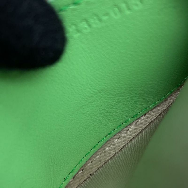 フェンディ バッグチャーム ナノバケットチャーム サテン 7AR996 FENDI