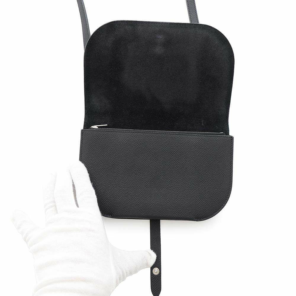 セリーヌ ショルダーウォレット クラッチオン レザー CELINE 長財布 黒