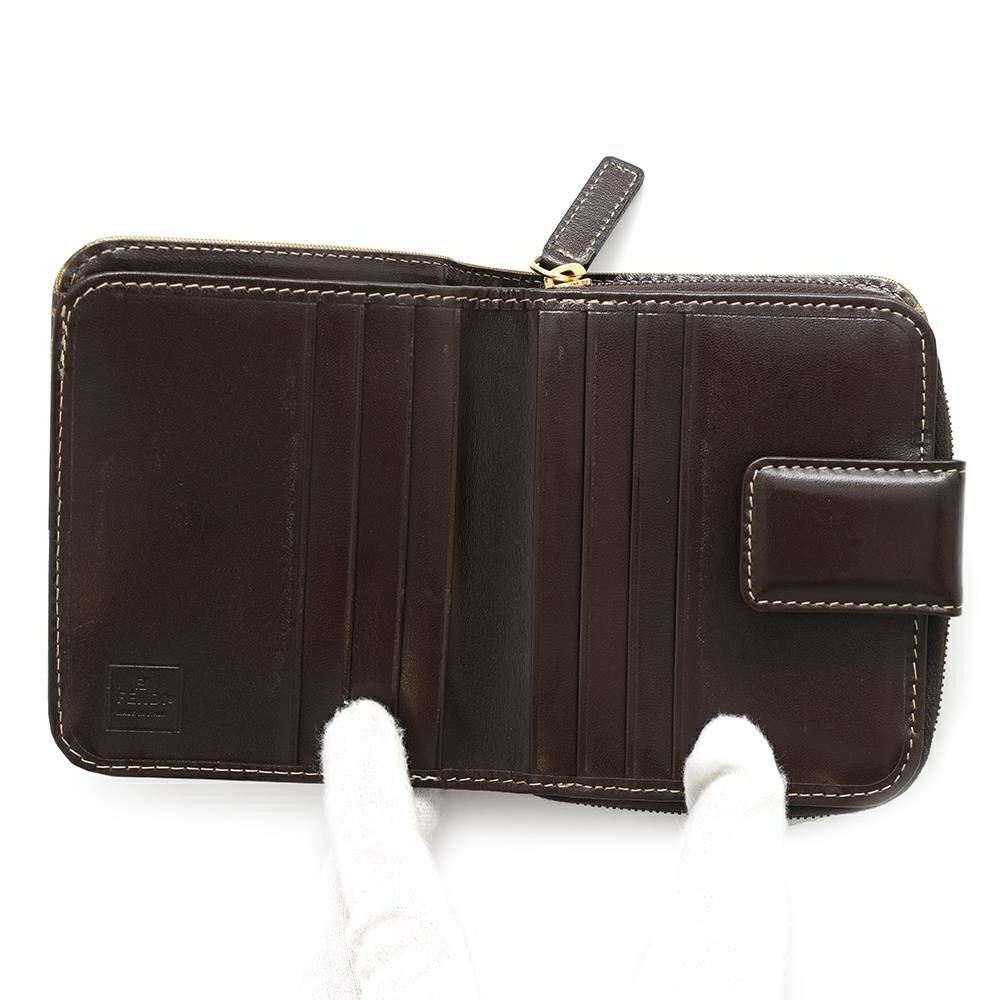 フェンディ 二つ折り財布 ズッカ柄 総柄 コンパクト ジップウォレット レザー FENDI