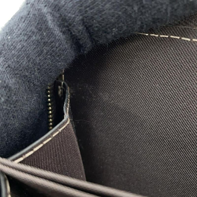 フェンディ 二つ折り財布 ズッカ柄 総柄 コンパクト ジップウォレット レザー FENDI