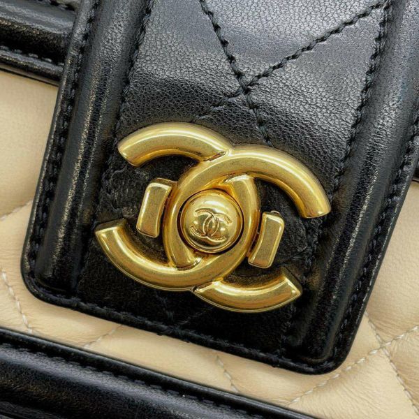 シャネル チェーンショルダーバッグ マトラッセ ココマーク ラムスキン A90670 CHANEL バッグ 黒