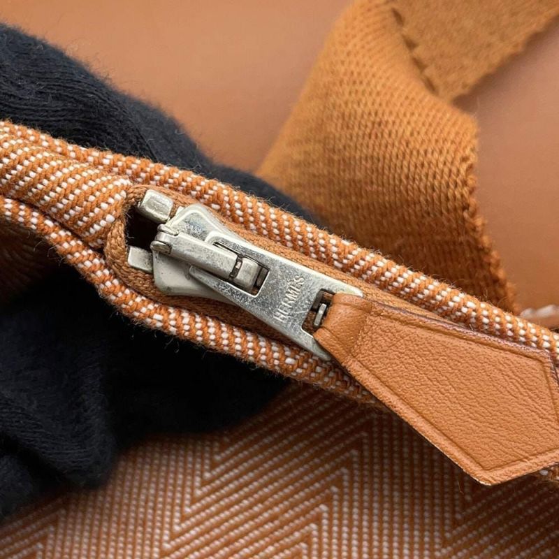 エルメス ハンドバッグ ヴァルパライソPM ゴールド/シルバー金具 トワルシェブロン □K刻印 HERMES