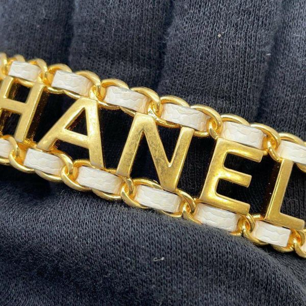 シャネル チェーンウォレット マトラッセ トップハンドル ロゴ ココマーク キャビアスキン CHANEL 財布 白