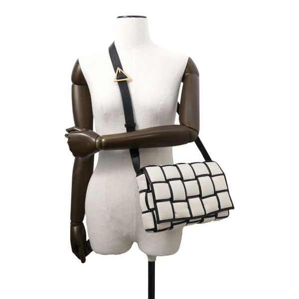 ボッテガヴェネタ ショルダーバッグ パデッドカセット 741451 BOTTEGA VENETA 黒