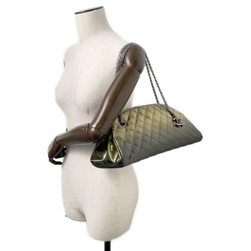 シャネル チェーンショルダーバッグ ココマーク マドモアゼル チェーンボーリングバッグ パテントレザー CHANEL バッグ