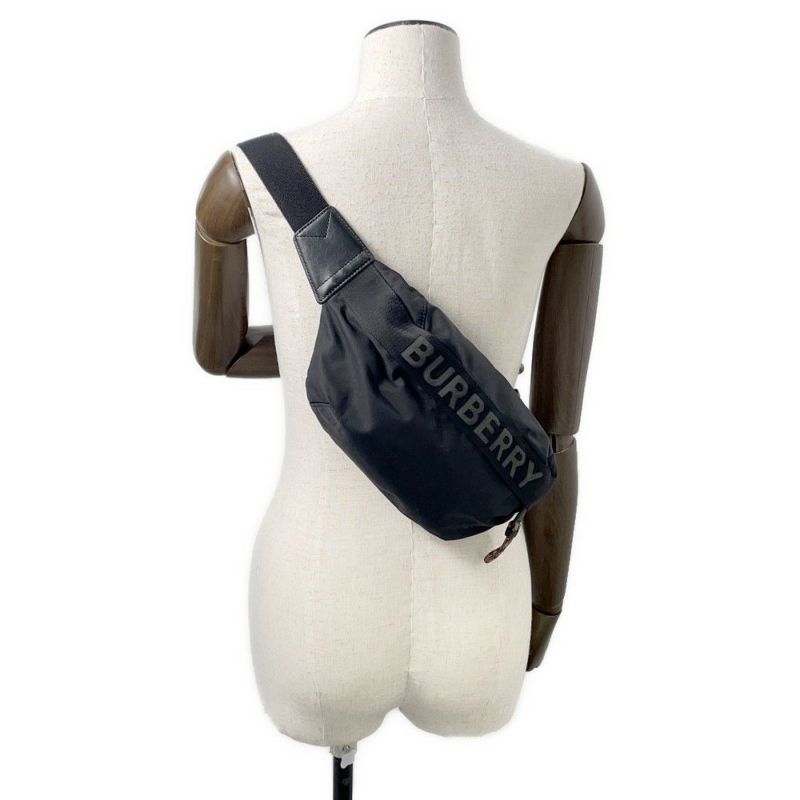 バーバリー ボディバッグ ロゴ ナイロン 8025668 BURBERRY ウエストポーチ 黒