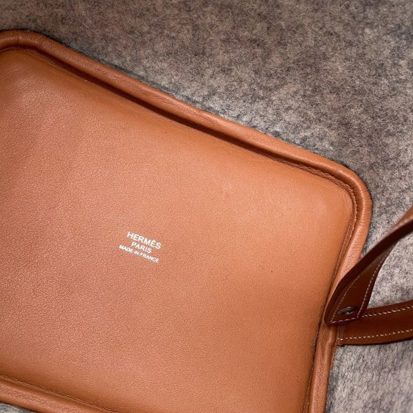 エルメス ハンドバッグ ピコタンロックPM グリスペール/ゴールド/シルバー金具 フェルト/スイフト  Y刻印