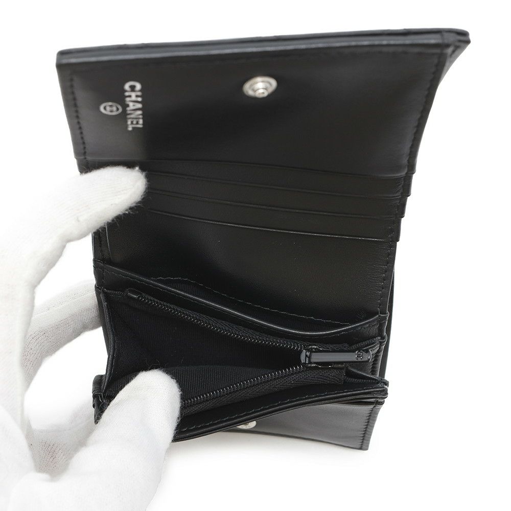 シャネル 二つ折り財布 ココマーク マトラッセ スモールウォレット AP4381 CHANEL 黒