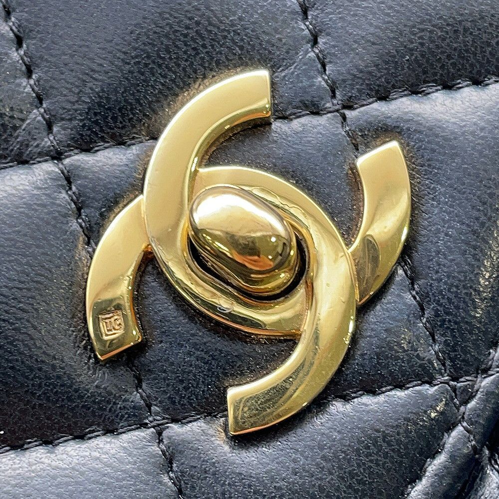 シャネル チェーンショルダーバッグ ココマーク マトラッセ ラムスキン CHANEL バッグ 黒