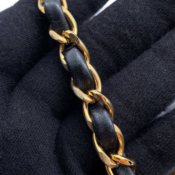 シャネル チェーンショルダーバッグ ココマーク マトラッセ ラムスキン CHANEL バッグ 黒