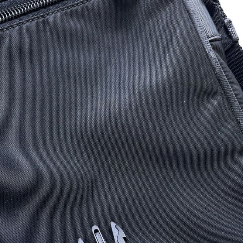 プラダ ショルダーバッグ サフィアーノ ロゴ ナイロン PRADA メッセンジャーバッグ 黒